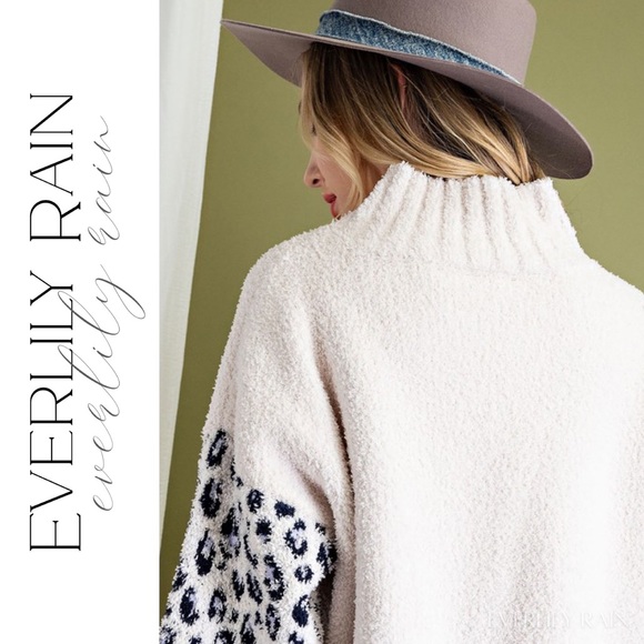 Soft Fleece Mock Neck Sweater - Picture 7 of 13